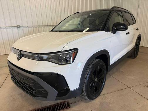 2025 Volkswagen Taos 1.5T SE Black