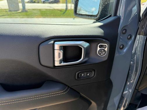 2025 Jeep Gladiator High Tide