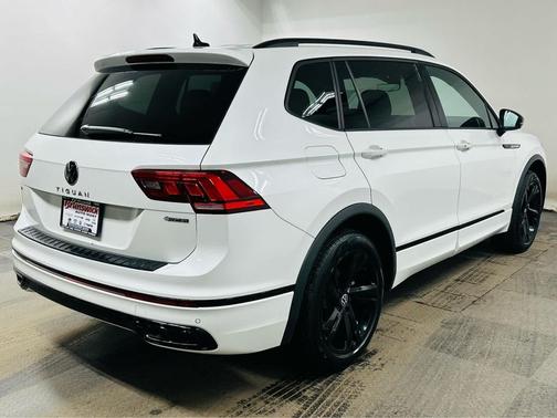 2024 Volkswagen Tiguan 2.0T SE R-Line Black 4MOTION