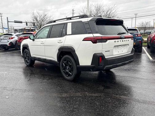 Crystal White Pearl 2026 Subaru Outback Limited
