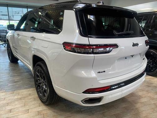 2025 Jeep Grand Cherokee Summit
