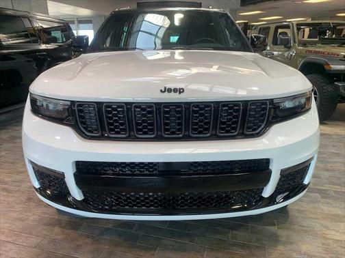 2025 Jeep Grand Cherokee Summit