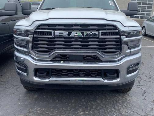 2025 RAM 2500 Tradesman Crew Cab 4x4 6'4' Box