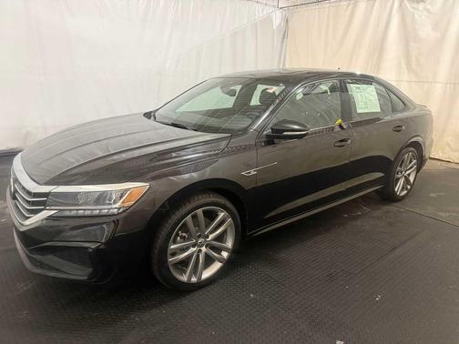 2022 Volkswagen Passat 2.0T R-Line