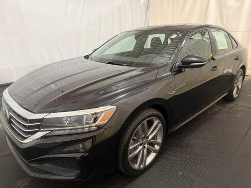 2022 Volkswagen Passat 2.0T R-Line