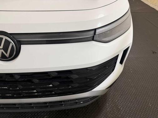 2025 Volkswagen Tiguan 2.0T SE 4MOTION