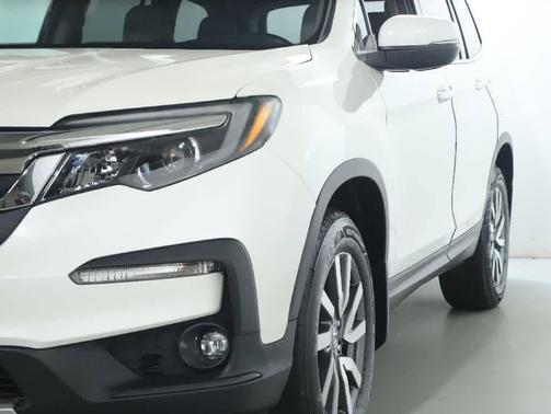 White Diamond Pearl 2019 Honda Pilot EX-L