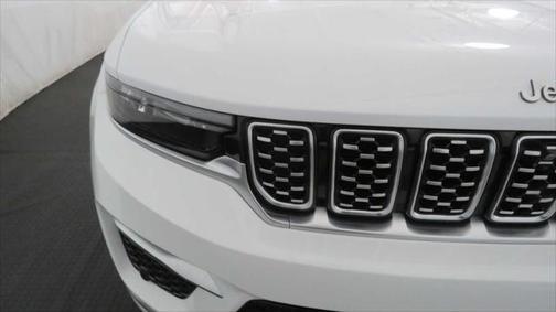 2022 Jeep Grand Cherokee Summit