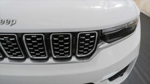 2022 Jeep Grand Cherokee Summit