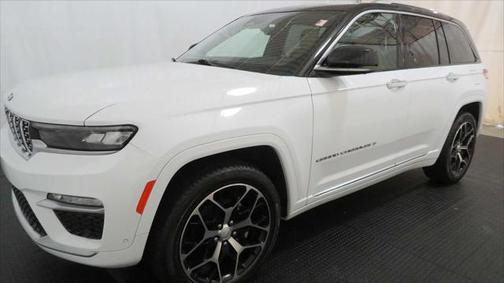 2022 Jeep Grand Cherokee Summit
