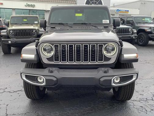 2025 Jeep Wrangler 4-Door Sahara 4x4