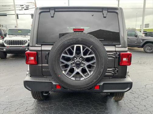 2025 Jeep Wrangler 4-Door Sahara 4x4