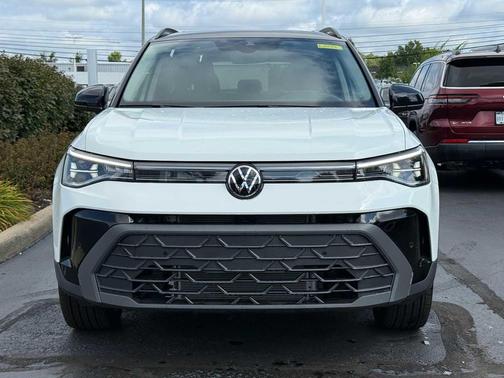 2025 Volkswagen Taos 1.5T SE Black