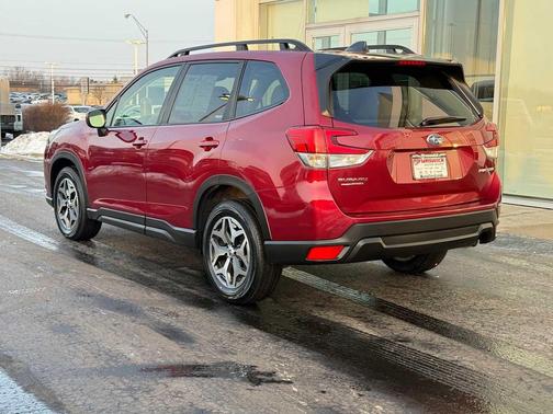 2024 Subaru Forester Premium