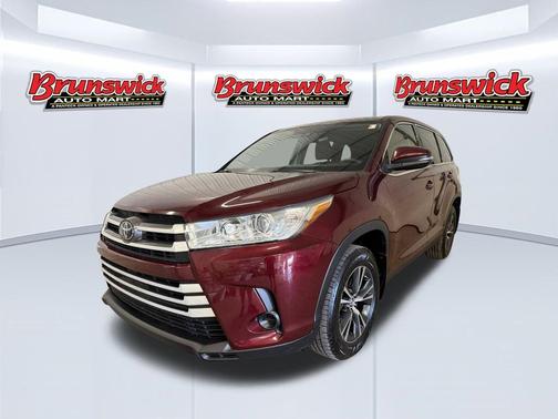 Ooh La La Rouge Mica 2019 Toyota Highlander LE