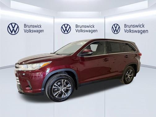 Ooh La La Rouge Mica 2019 Toyota Highlander LE