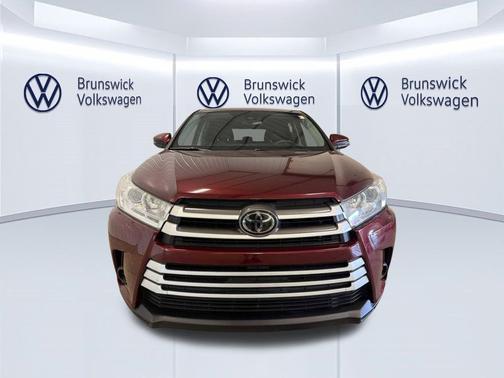 Ooh La La Rouge Mica 2019 Toyota Highlander LE