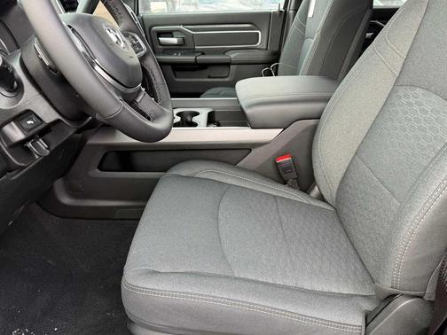 2026 RAM 2500 Big Horn Crew Cab 4x4 6'4' Box