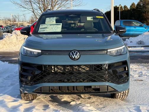 2026 Volkswagen Tiguan 2.0T SE R-Line Black 4MOTION