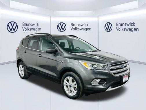 MAGNETIC METALLIC 2017 Ford Escape SE