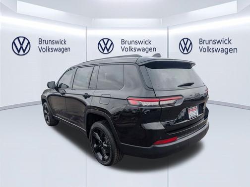 Diamond Black Crystal Pearlcoat 2024 Jeep Grand Cherokee L Altitude