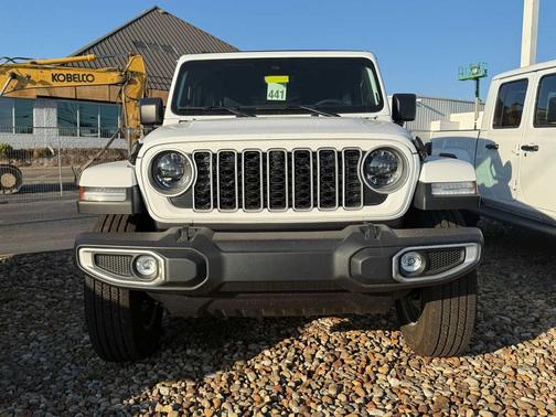 2025 Jeep Wrangler 4-Door Sahara 4x4