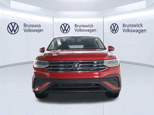 Kings Red Metallic 2023 Volkswagen Tiguan 2.0T SE 4MOTION