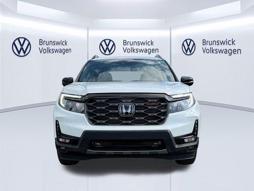 Platinum White Pearl 2022 Honda Passport AWD TrailSport