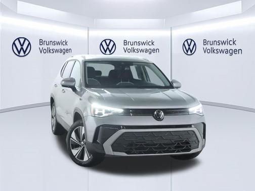Pyrite Silver Metallic 2025 Volkswagen Taos 1.5T SE