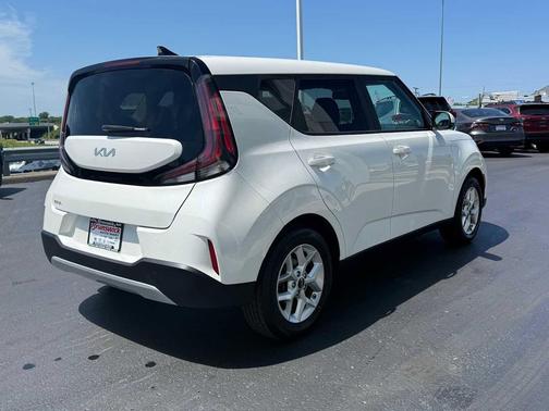 Snow White Pearl 2025 Kia Soul LX