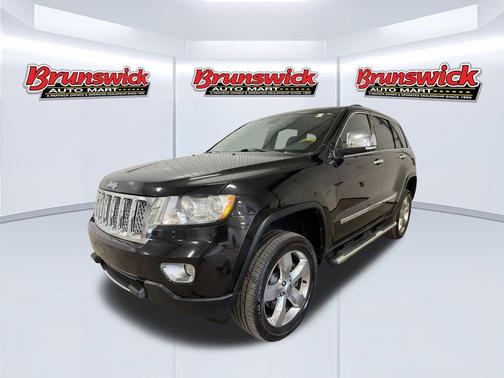 Brilliant Black Crystal Pearlcoat 2013 Jeep Grand Cherokee Overland