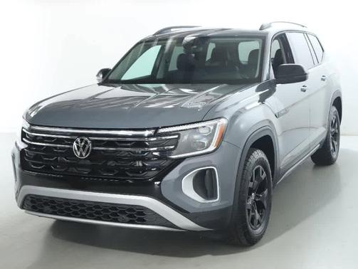 Pure Gray 2024 Volkswagen Atlas 2.0T SE w/Technology 4MOTION
