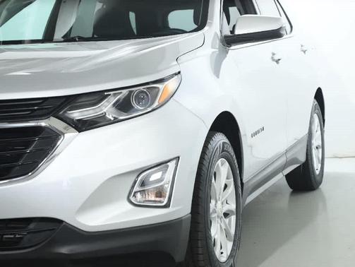 Silver Ice Metallic 2018 Chevrolet Equinox LT