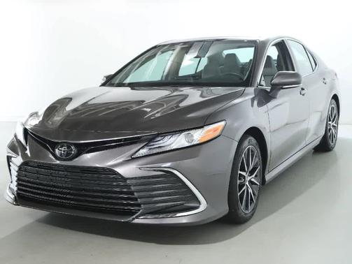 Predawn Gray Mica 2023 Toyota Camry XLE