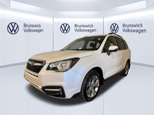 Crystal White Pearl 2018 Subaru Forester 2.5i Touring