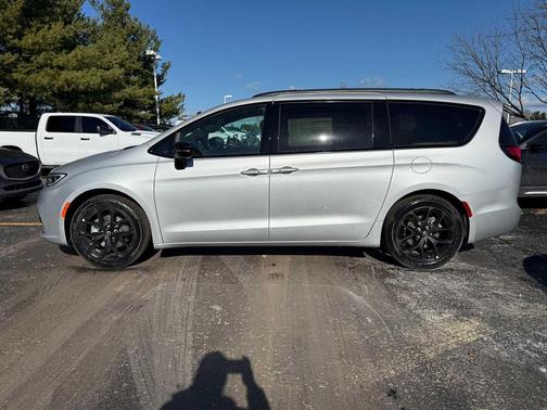 2026 Chrysler Pacifica L