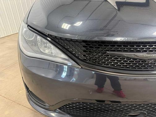 Maximum Steel Metallic Clearcoat 2020 Chrysler Pacifica Limited