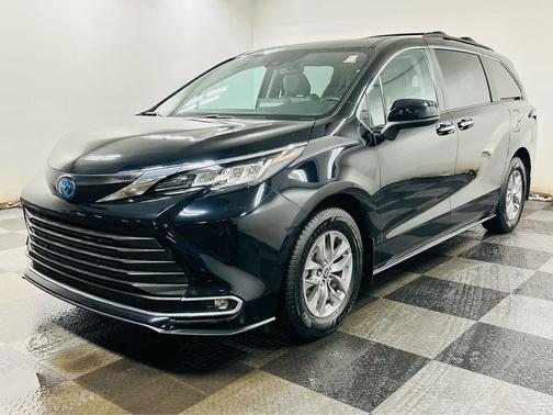 2023 Toyota Sienna XLE 7 Passenger