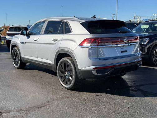 2026 Volkswagen Atlas Cross Sport 2.0T SE w/Technology 4MOTION