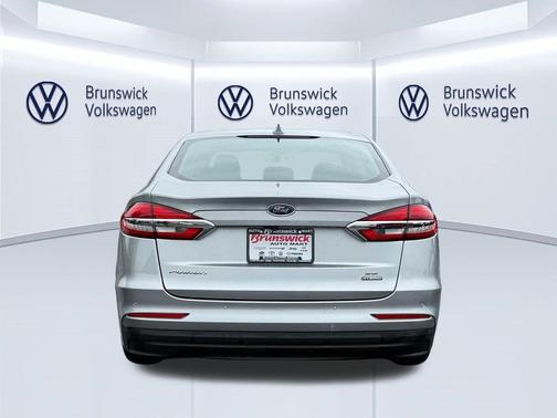 ICONIC SILVER 2020 Ford Fusion Hybrid SE