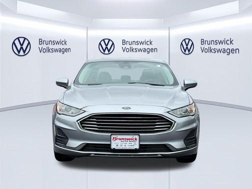 ICONIC SILVER 2020 Ford Fusion Hybrid SE