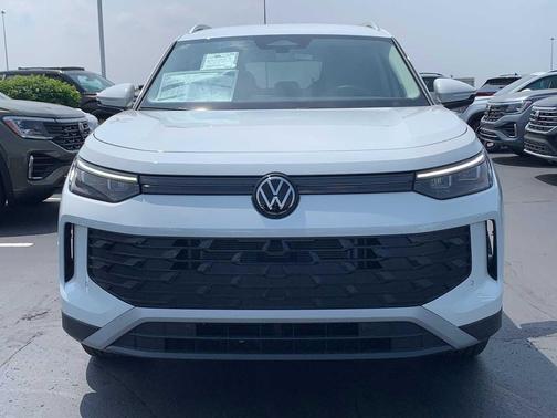 2025 Volkswagen Tiguan 2.0T SE 4MOTION