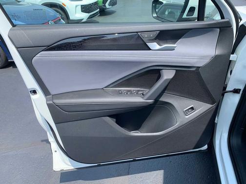 2025 Volkswagen Tiguan 2.0T SE 4MOTION
