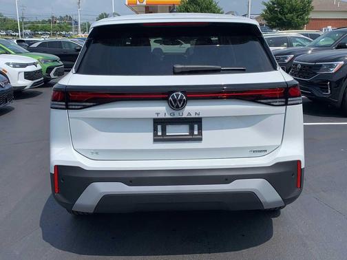 2025 Volkswagen Tiguan 2.0T SE 4MOTION