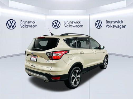 WHITE GOLD METALLIC 2018 Ford Escape SEL