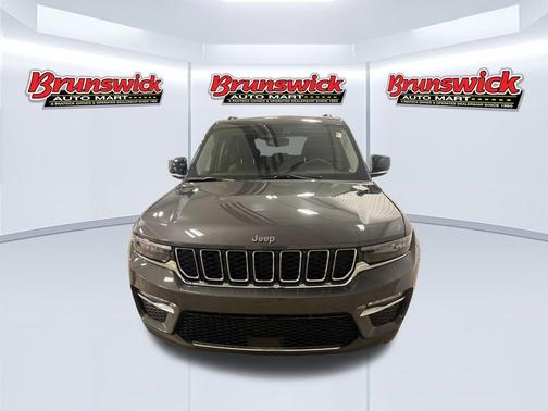 Baltic Gray Metallic Clearcoat 2023 Jeep Grand Cherokee Limited