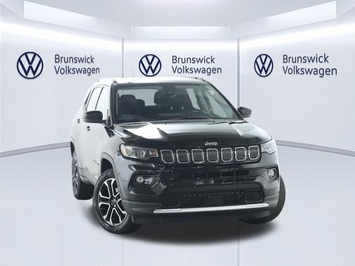 Diamond Black Crystal Pearlcoat 2022 Jeep Compass Limited