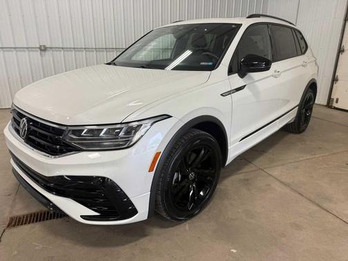 Opal White Pearl 2023 Volkswagen Tiguan 2.0T SE R-Line Black