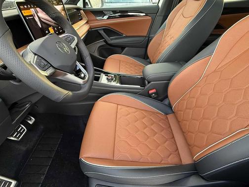 Monterey Blue Pearl 2026 Volkswagen Tiguan 2.0T SEL R-Line 4MOTION