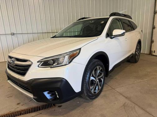 Crystal White Pearl 2022 Subaru Outback Limited